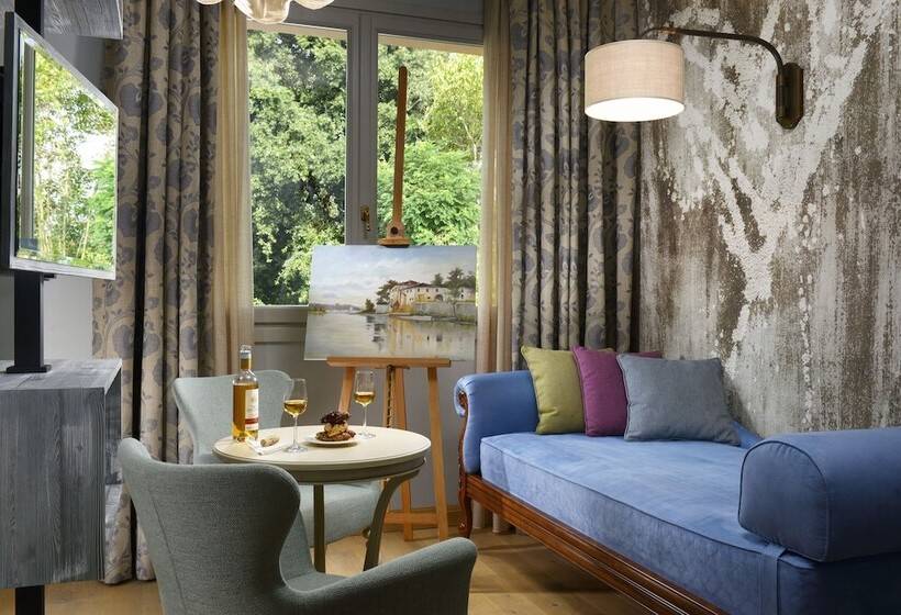 اتاق سوپریور سه تخته, Ville Sull'arno