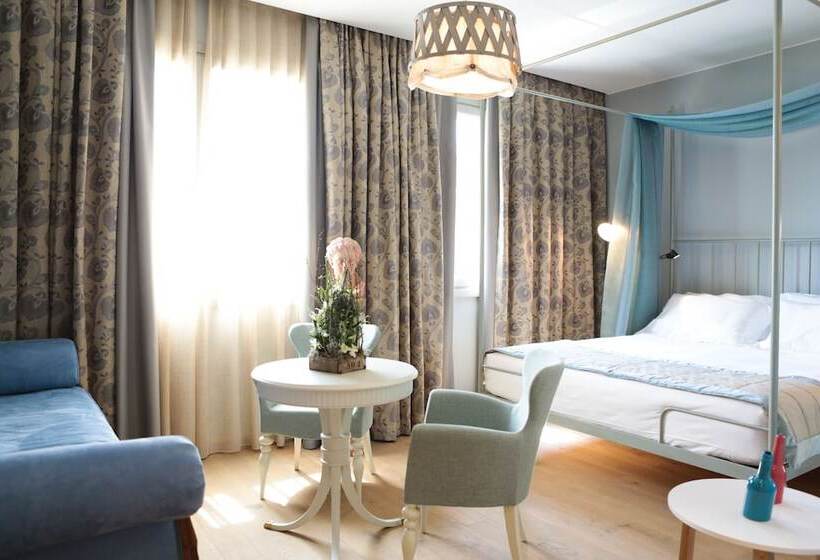 اتاق استاندارد سه تخته با چشم‌انداز, Ville Sull'arno