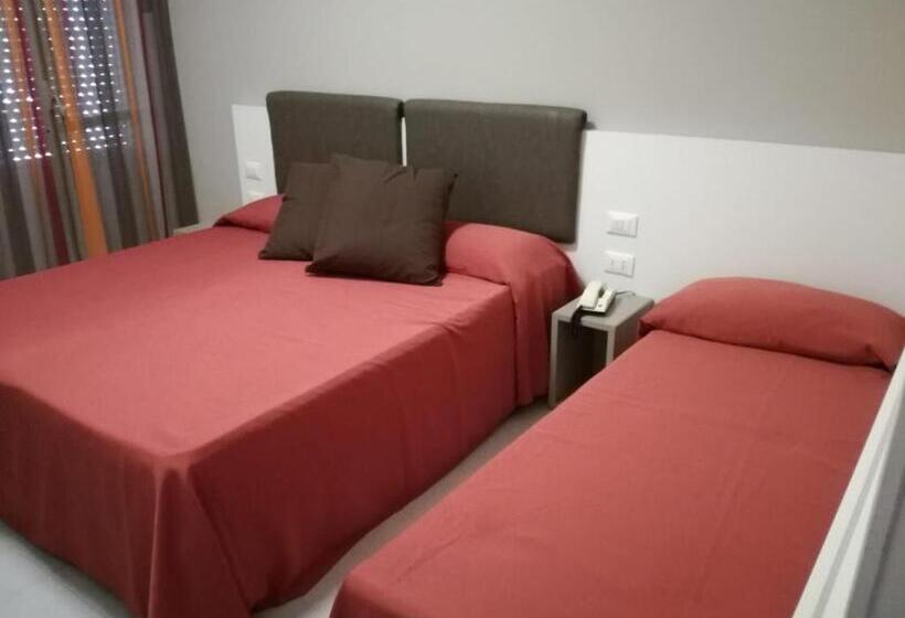 バルコニー付きスタンダードトリプルルーム, Zenit