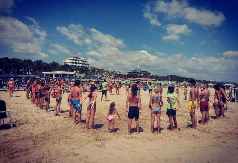 バルコニー付きスタンダードトリプルルーム, Zenit