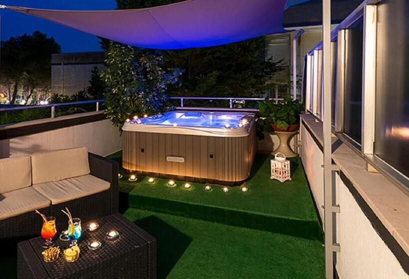 バルコニー付スタンダード4ベッドルーム, Zenit