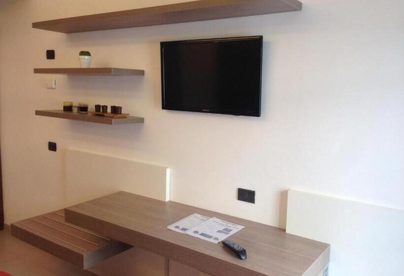 バルコニー付スタンダード4ベッドルーム, Zenit