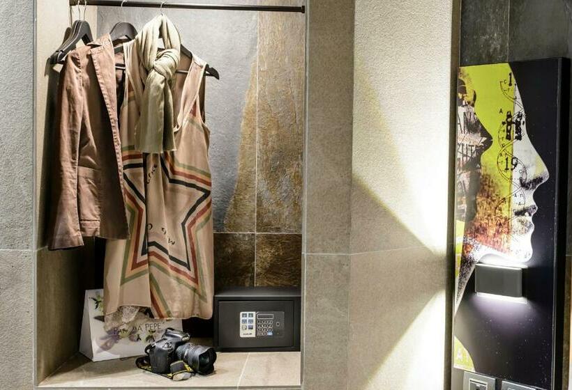اتاق استاندارد چهار تخته, Just Hotel Milano