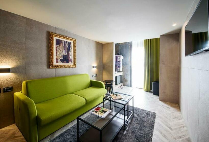 青年复式套间, Just Hotel Milano