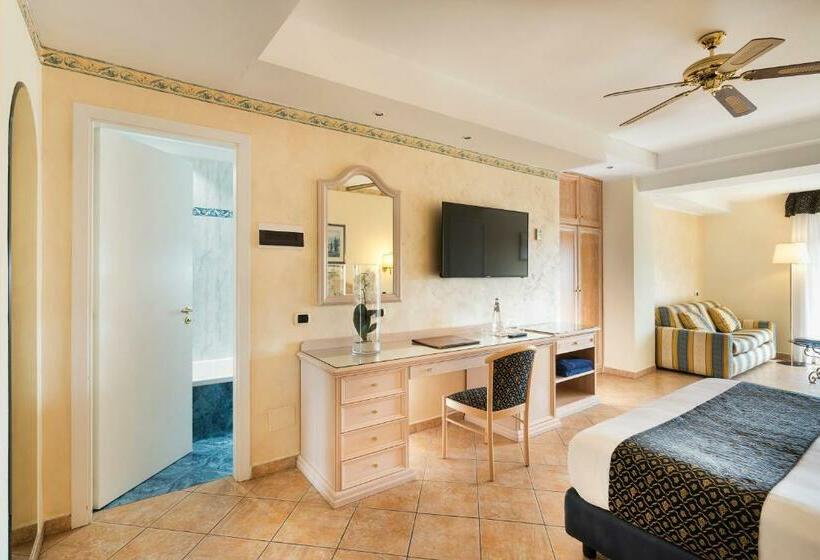 סוויטת ג'וניור עם מרפסת, Sant Alphio Garden Hotel & Spa