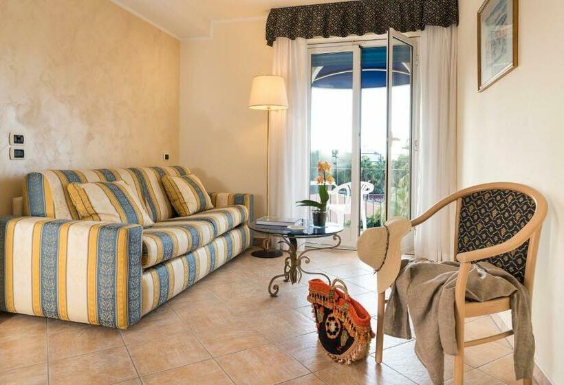 סוויטת ג'וניור עם מרפסת, Sant Alphio Garden Hotel & Spa