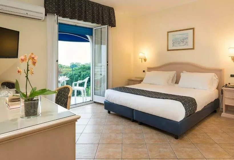 اتاق استاندارد با چشم‌انداز دریا, Sant Alphio Garden Hotel & Spa