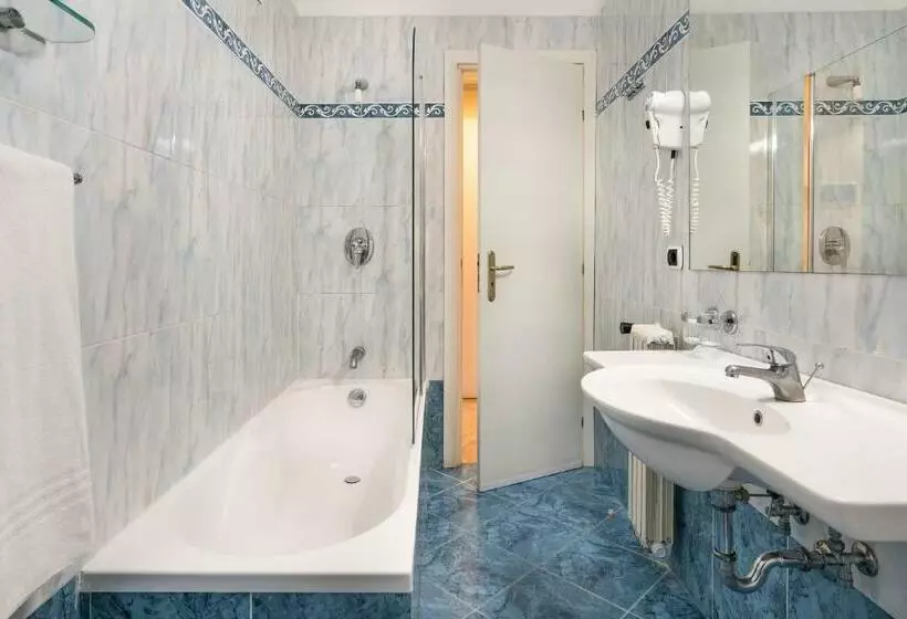 اتاق استاندارد چهار تخته, Sant Alphio Garden Hotel & Spa