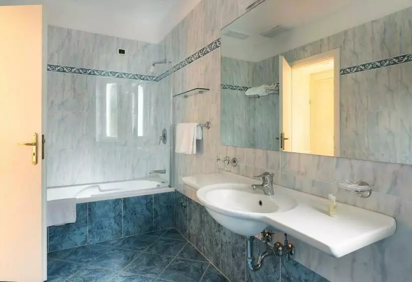اتاق استاندارد با چشم‌انداز دریا, Sant Alphio Garden Hotel & Spa