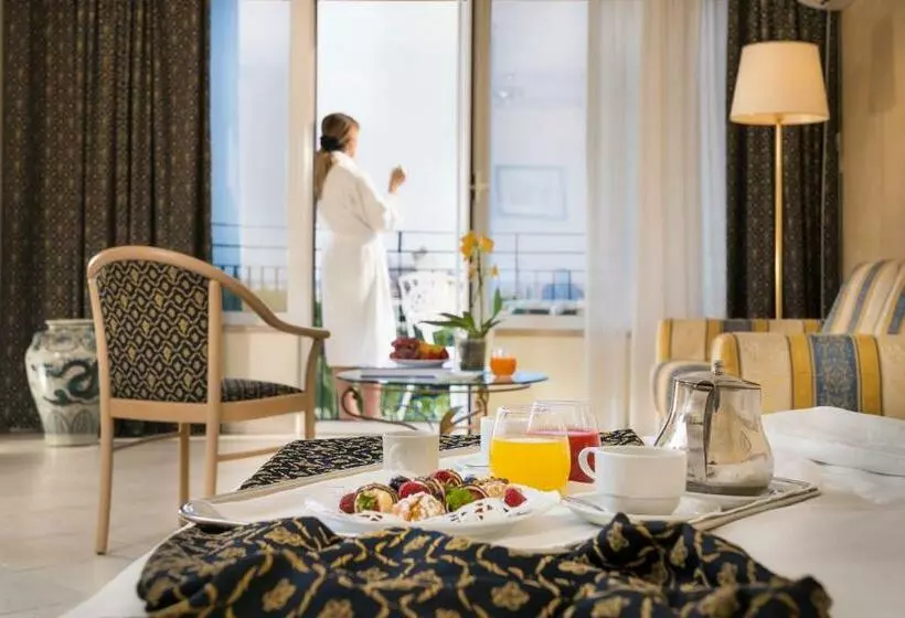 سوییت با چشم‌انداز دریا, Sant Alphio Garden Hotel & Spa