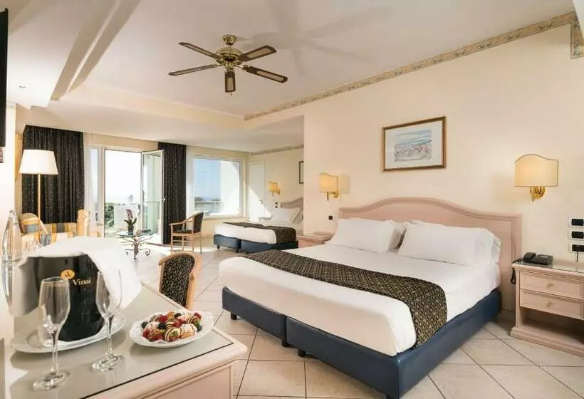 سوییت با چشم‌انداز دریا, Sant Alphio Garden Hotel & Spa