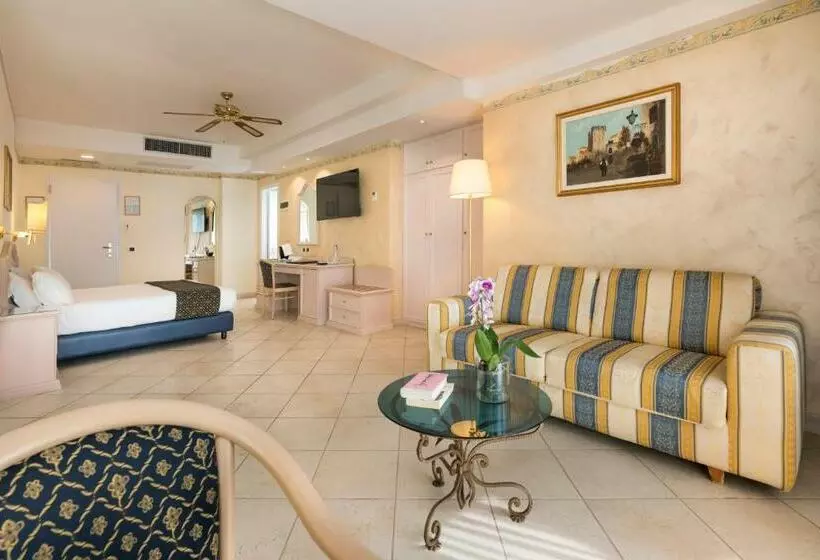 سوییت با چشم‌انداز دریا, Sant Alphio Garden Hotel & Spa