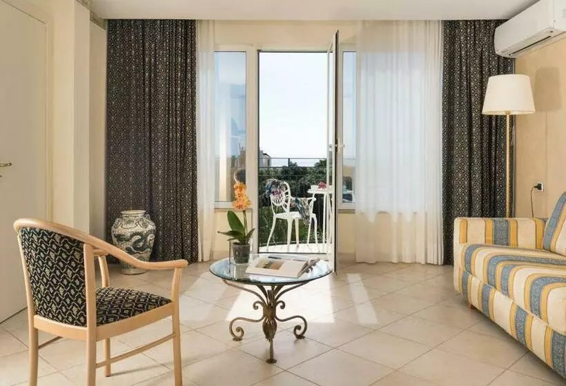 سوییت با چشم‌انداز دریا, Sant Alphio Garden Hotel & Spa
