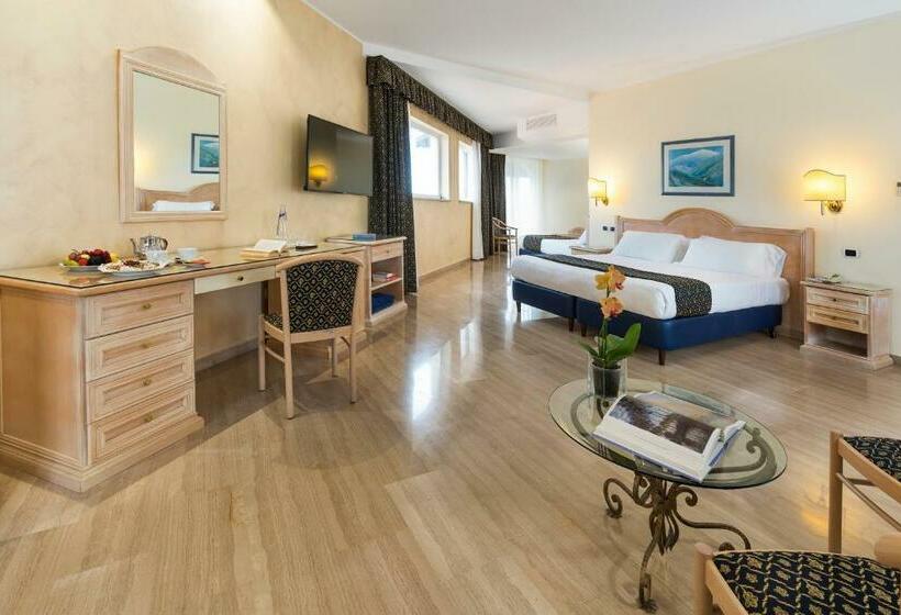 جناح مطلّ علي البحر, Sant Alphio Garden Hotel & Spa