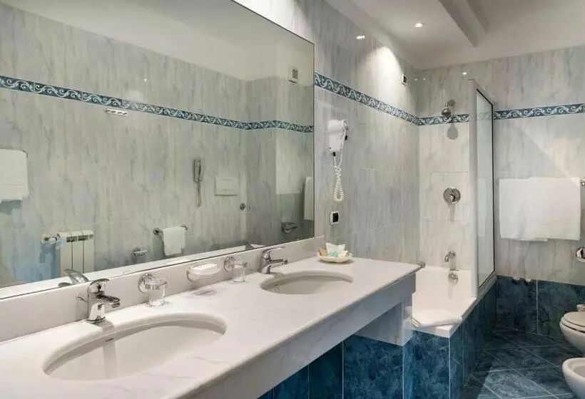 سوییت با چشم‌انداز دریا, Sant Alphio Garden Hotel & Spa