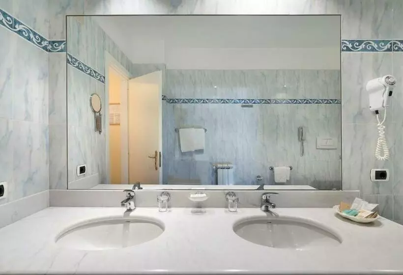 سوییت با چشم‌انداز دریا, Sant Alphio Garden Hotel & Spa
