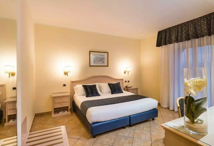 سوییت جونیور با بالکن, Sant Alphio Garden Hotel & Spa