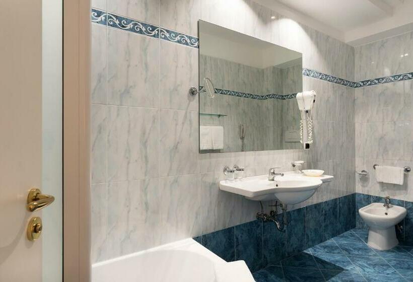 סוויטת ג'וניור עם מרפסת, Sant Alphio Garden Hotel & Spa