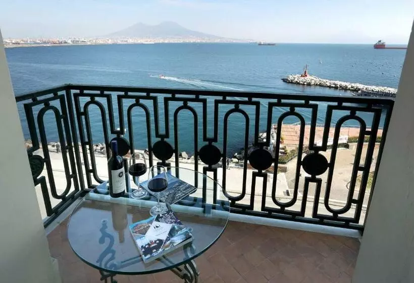 اتاق لوکس با چشم‌انداز دریا, Eurostars Hotel Excelsior
