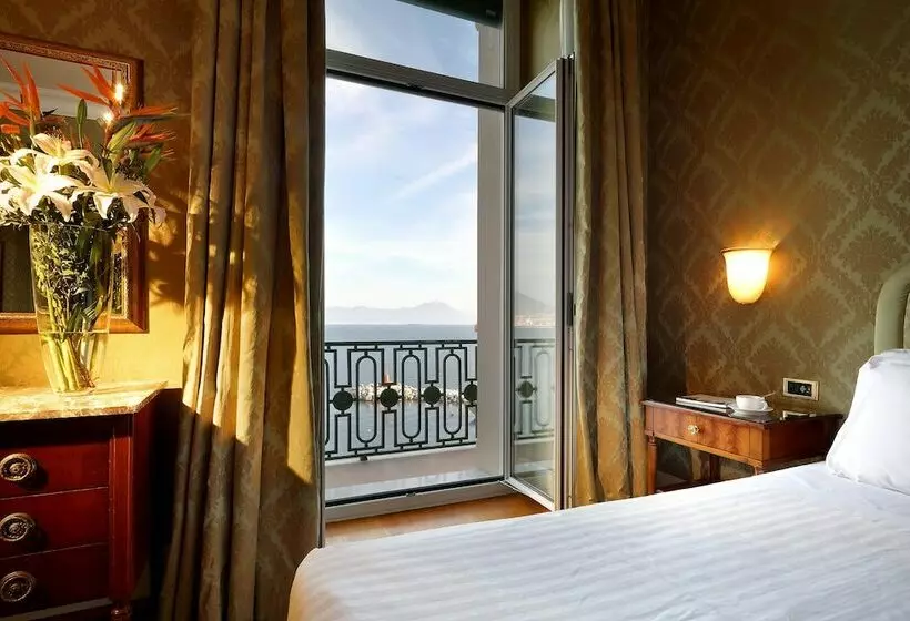 اتاق لوکس با چشم‌انداز دریا, Eurostars Hotel Excelsior
