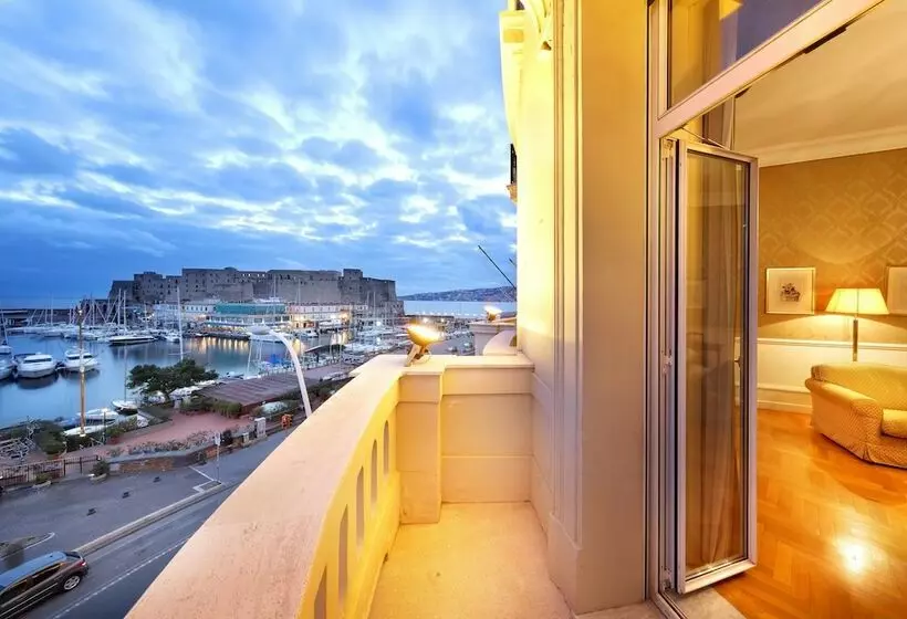 سوییت جونیور با چشم‌انداز دریا, Eurostars Hotel Excelsior