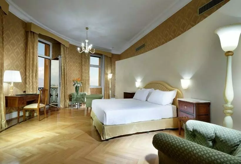 سوئیت اجرایی با چشم‌انداز دریا, Eurostars Hotel Excelsior