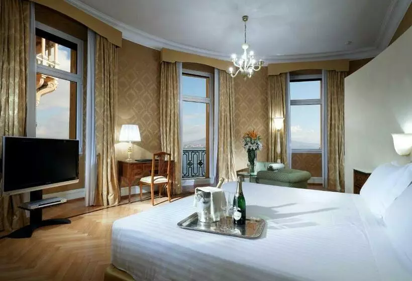 سوئیت اجرایی با چشم‌انداز دریا, Eurostars Hotel Excelsior