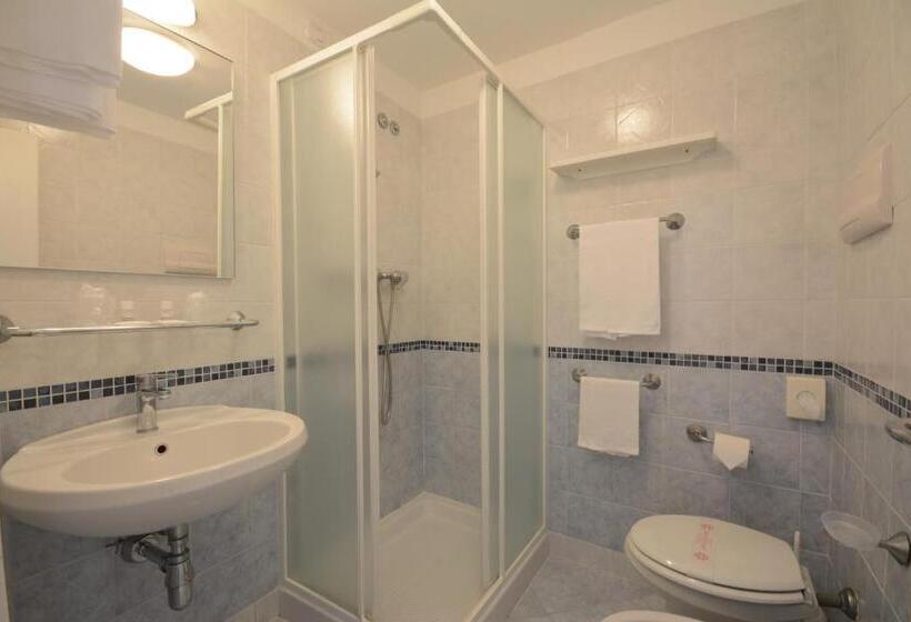 标准单人间, Caravelle