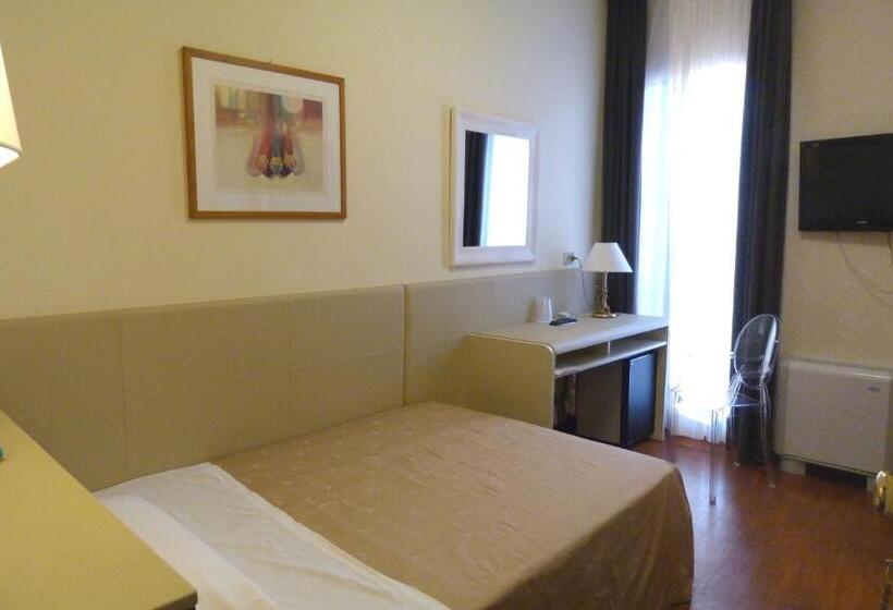 اتاق استاندارد یک نفره, Centrale Byron