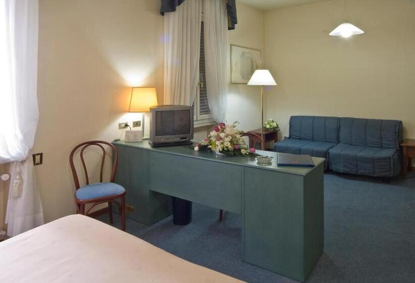 اتاق استاندارد چهار تخته, Centrale Byron