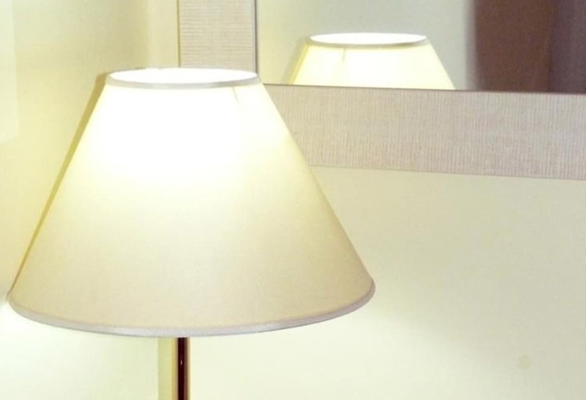 اتاق استاندارد یک نفره, Centrale Byron