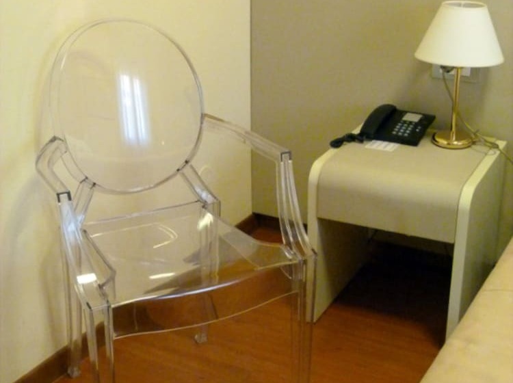 اتاق استاندارد یک نفره, Centrale Byron