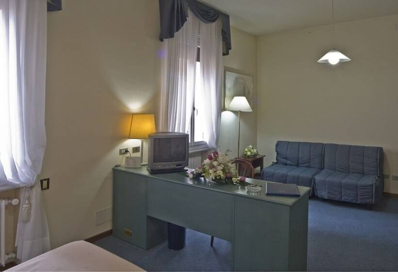 اتاق استاندارد چهار تخته, Centrale Byron