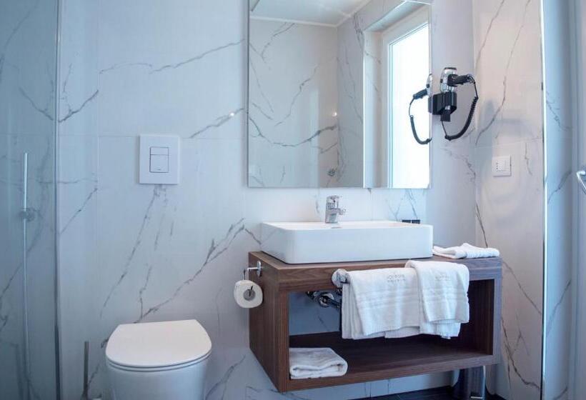 スタンダードトリプルルーム, Cerere