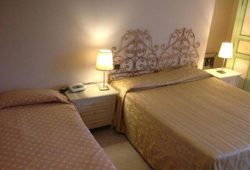 Номер Стандарт Трехместный, Corallo