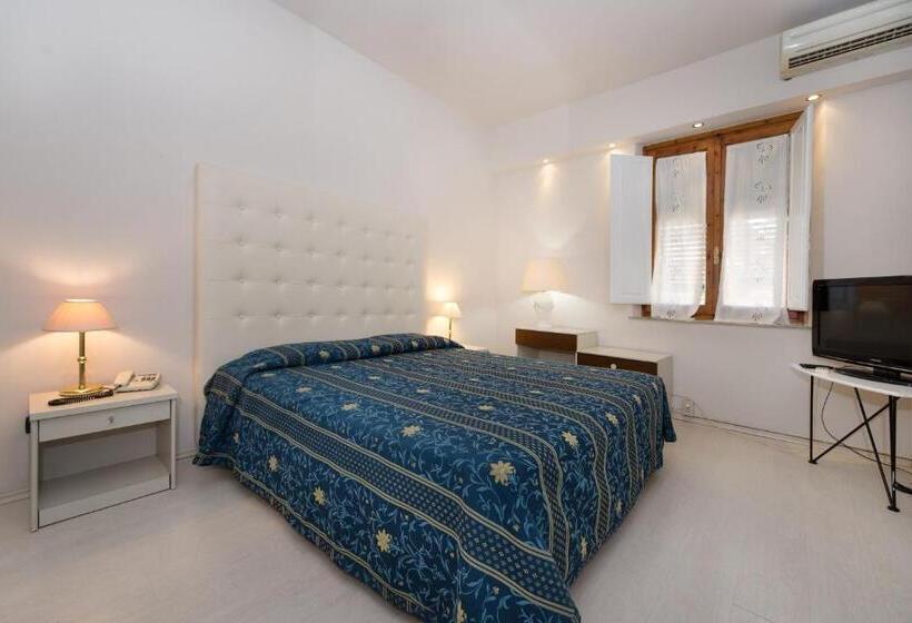 标准三人间, Corallo