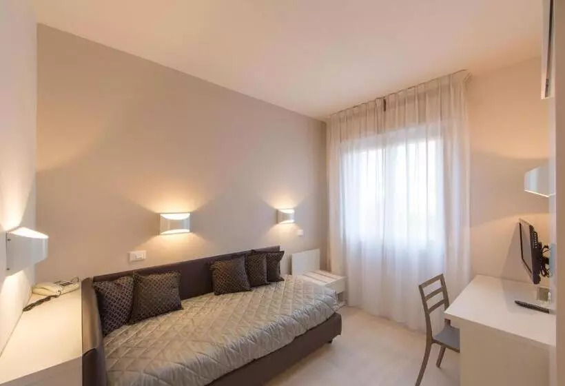 Chambre Standard Individuelle, Delta