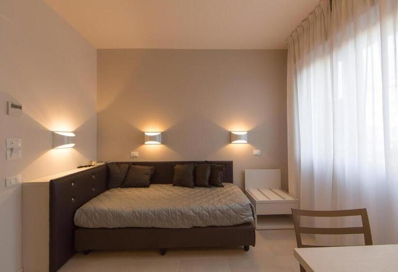 标准单人间, Delta