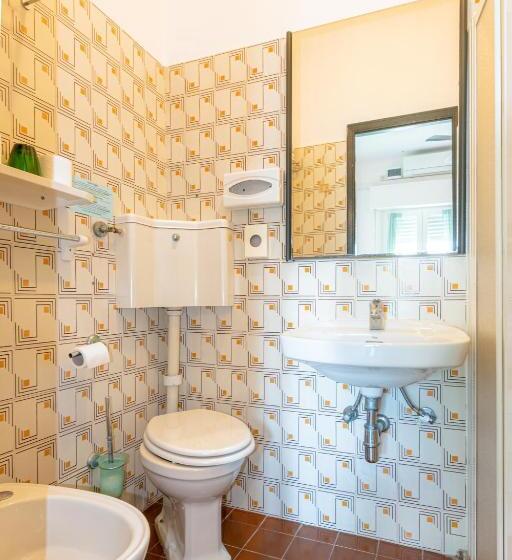 غرفة قياسية ثلاثية, Diamond