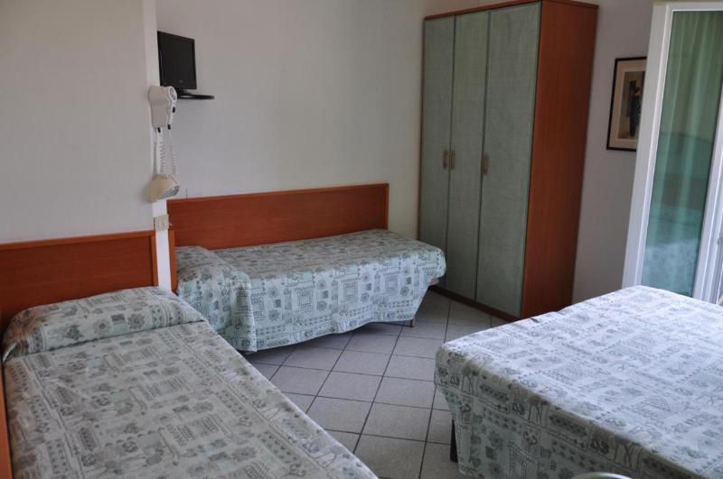 غرفة قياسية رباعية, Diamond