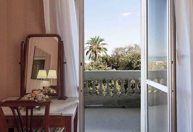 اتاق استاندارد با چشمانداز دریا, Esplanade