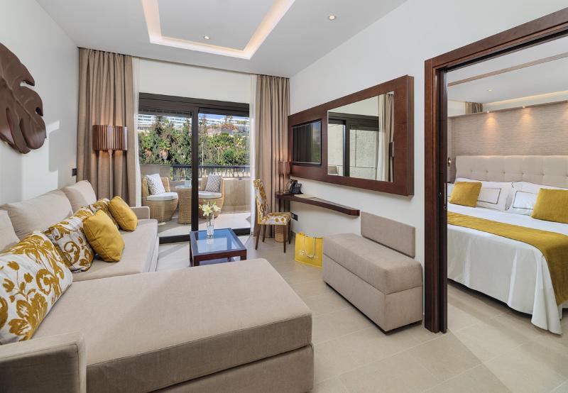 اتاق استاندارد سه نفره, Esplanade