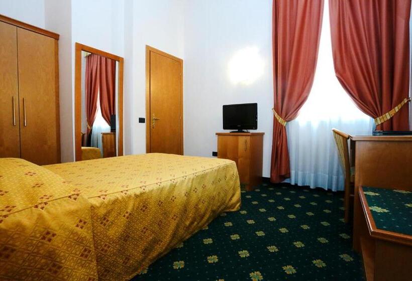 חדר סטנדרט יחיד, Estense