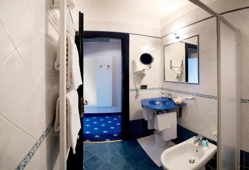 חדר אקונומי יחיד, Estense