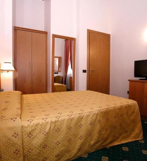 חדר אקונומי יחיד, Estense