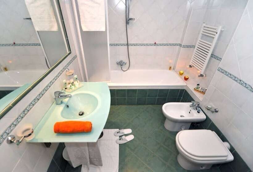 חדר סטנדרט, Estense