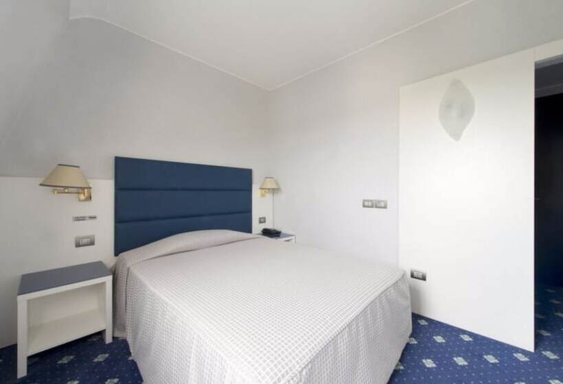 חדר סטנדרט, Estense