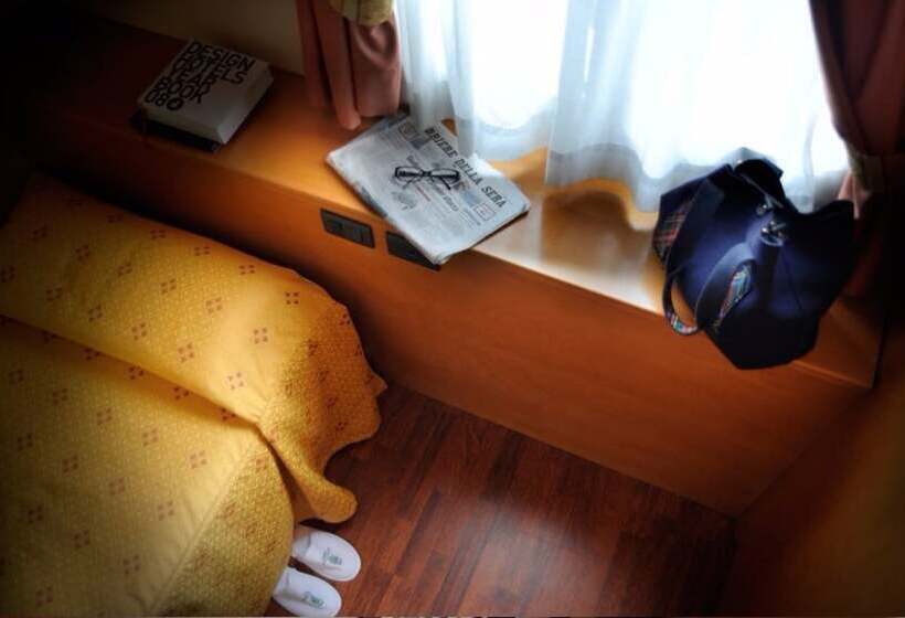 חדר אקונומי יחיד, Estense