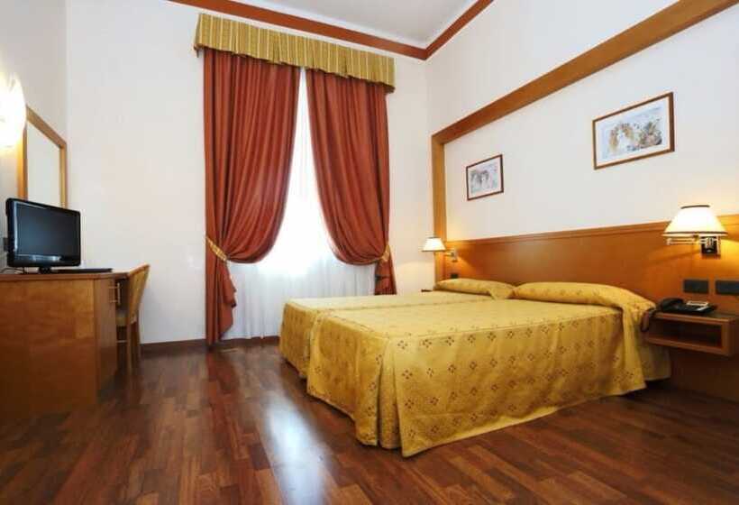 חדר סטנדרט לארבעה, Estense