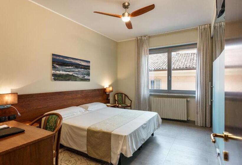 スタンダードルーム, Il Grappolo D'oro